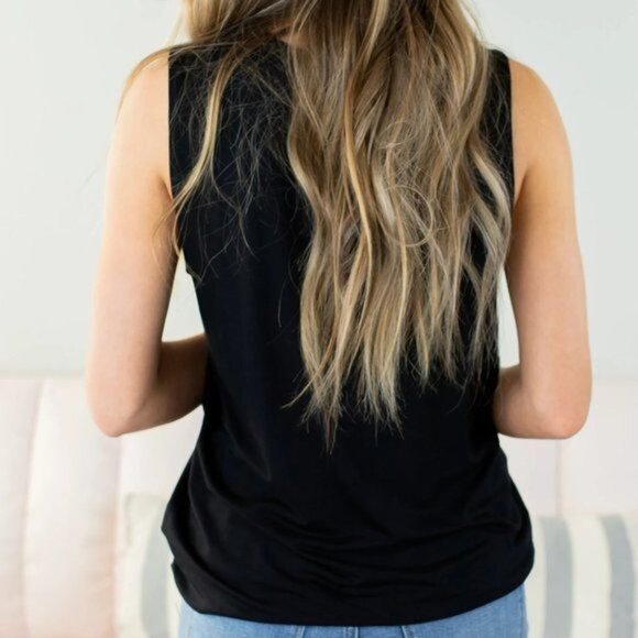 Mama needs a Drink Graphic Tank - Picture 5 of 6